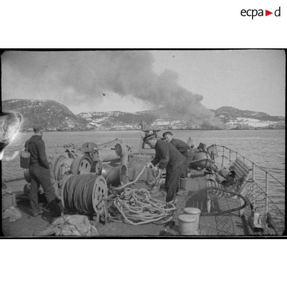 Namsos vue depuis le pont du torpilleur d'escadre le Brestois.