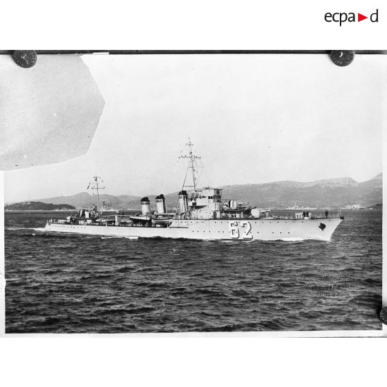 Vue tribord du torpilleur Siroco (ou Sirocco) à Toulon.