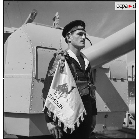 Porte-fanion du torpilleur Simoun.