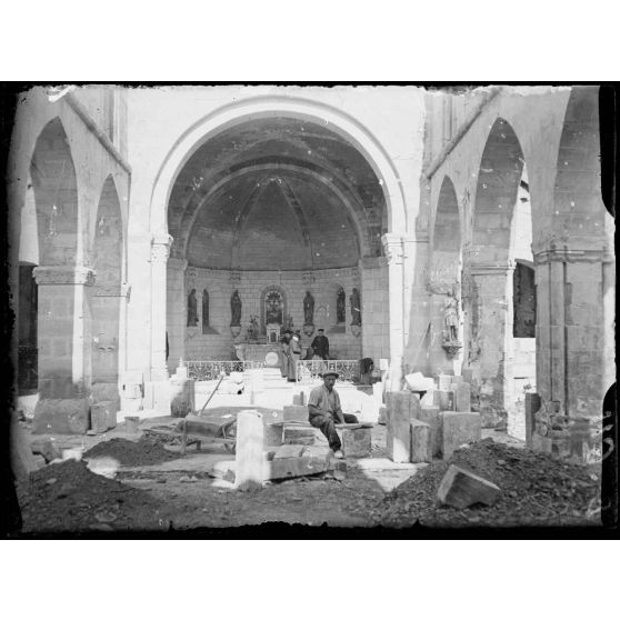 Heiltz-le-Maurupt (Marne) : église. [légende d’origine]