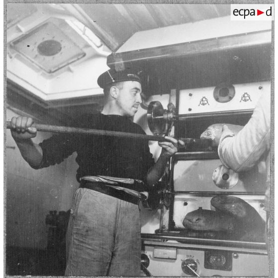 Boulanger à bord du cuirassé Strasbourg.