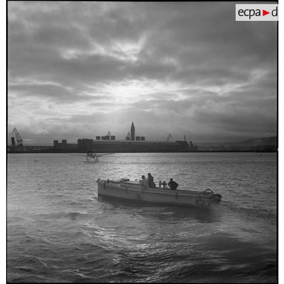 Vedette de la base aéronautique navale (BAN) de Cherbourg-Chantereyne.