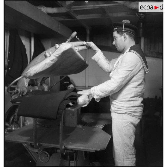 Pressing du croiseur (ou cuirassé) Dunkerque.