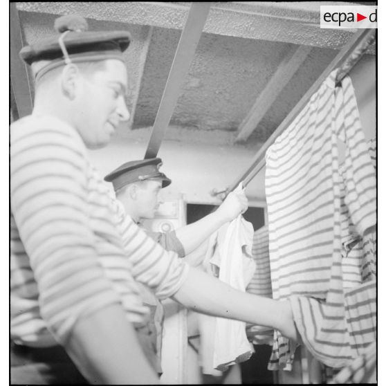 La buanderie à bord du croiseur (ou cuirassé) Dunkerque.