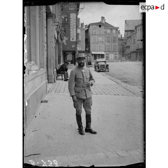 Châlons-sur-Marne : général Marchand. [légende d’origine]