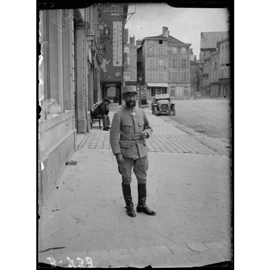 Châlons-sur-Marne : général Marchand. [légende d’origine]