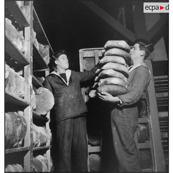 Paneterie dans le port de Brest.