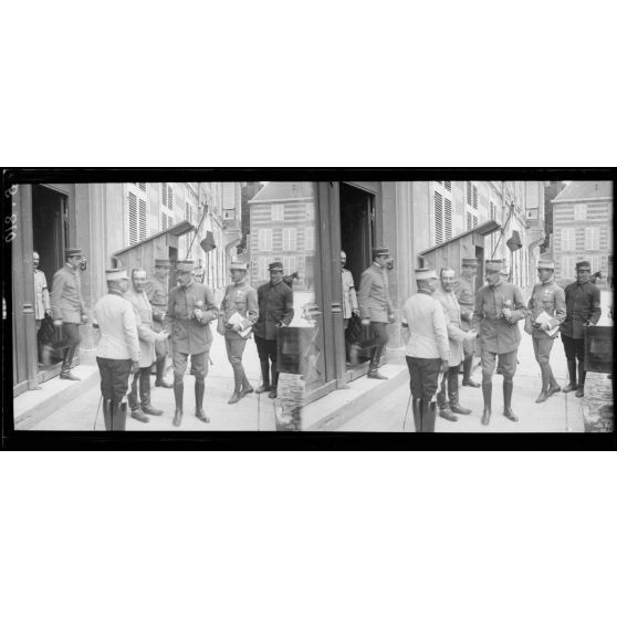 Ste Menehould : départ du général Lyautey après sa visite au général Humbert. [légende d’origine]