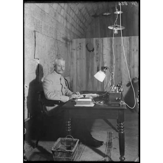 Le général Coutanceau, gouverneur de Verdun. [légende d’origine]