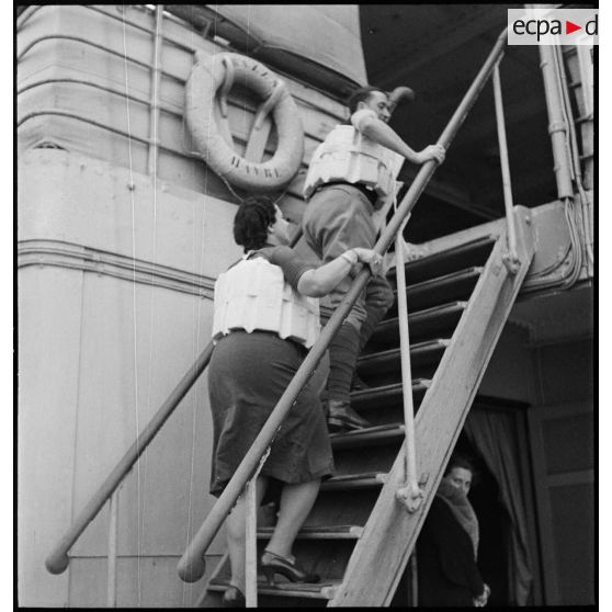 Exercice d'alerte à bord du paquebot Brazza.