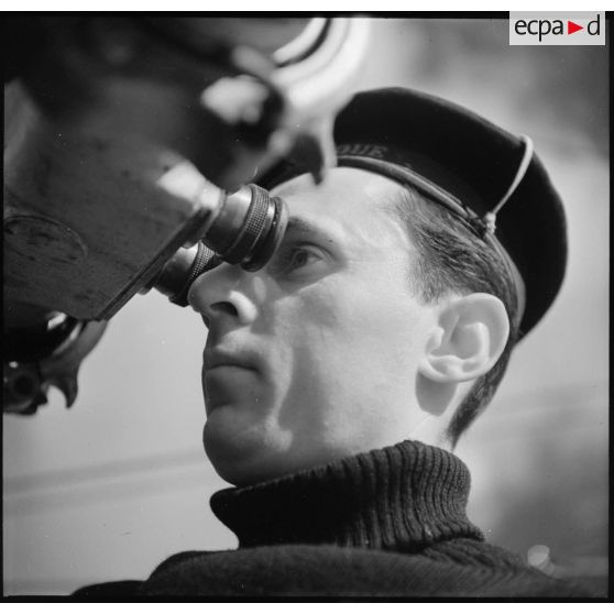 Portrait d'un marin télémétriste à bord du torpilleur la Bourrasque.