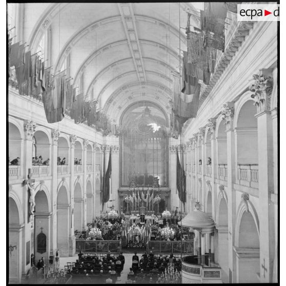 Les obsèques de l'amiral Pierre Ronarc'h en l'église Saint-Louis des Invalides.