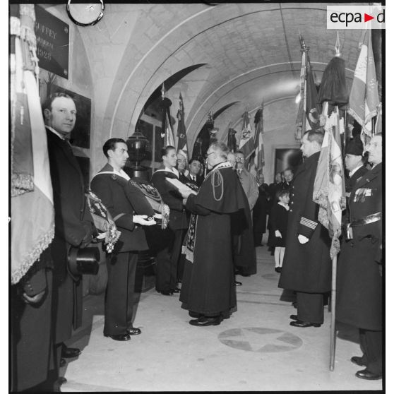 Le caveau des gouverneurs en l'église Saint-Louis des Invalides où l'amiral Pierre Ronarc'h est inhumé.
