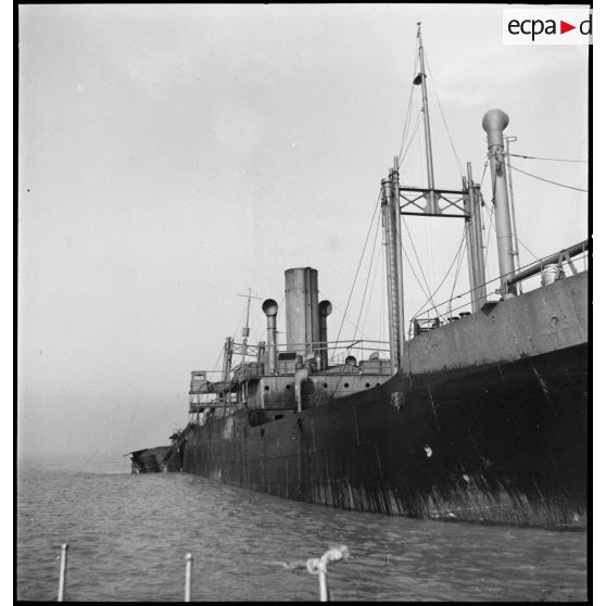 Epave du cargo Floride, échoué sur la plage de Malo-les-Bains.