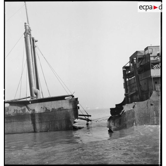 Epave du cargo Floride, échoué sur la plage de Malo-les-Bains.
