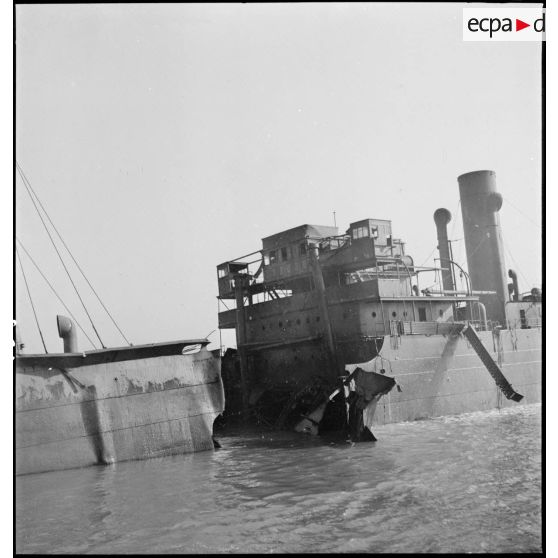 Epave du cargo Floride, échoué sur la plage de Malo-les-Bains.