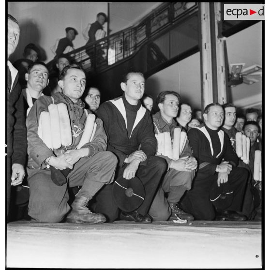 Messe à bord du paquebot/croiseur auxiliaire le Ville d'Oran.