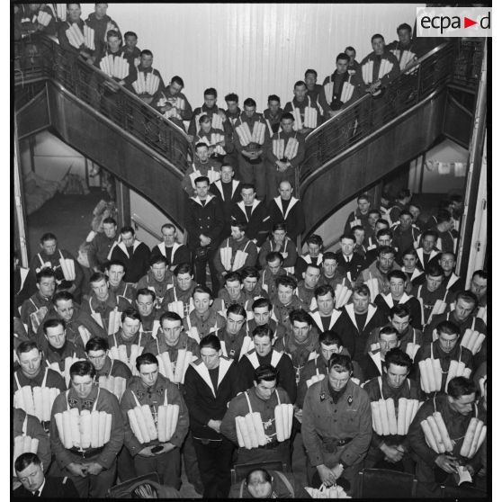 Messe à bord du paquebot/croiseur auxiliaire le Ville d'Oran.