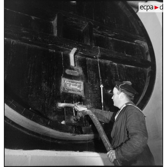 Chais de la Marine nationale à Brest.