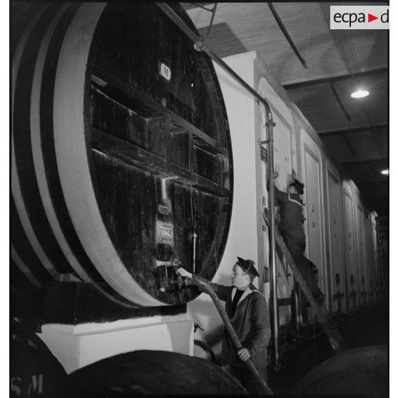 Chais de la Marine nationale à Brest.