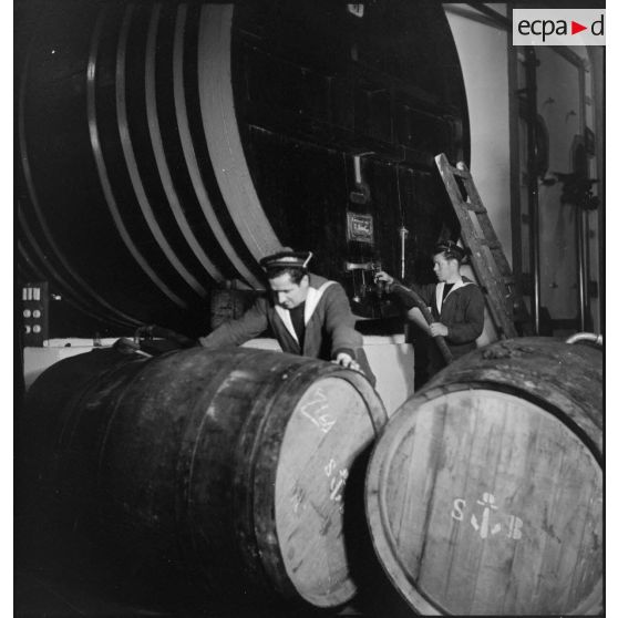 Chais de la Marine nationale à Brest.