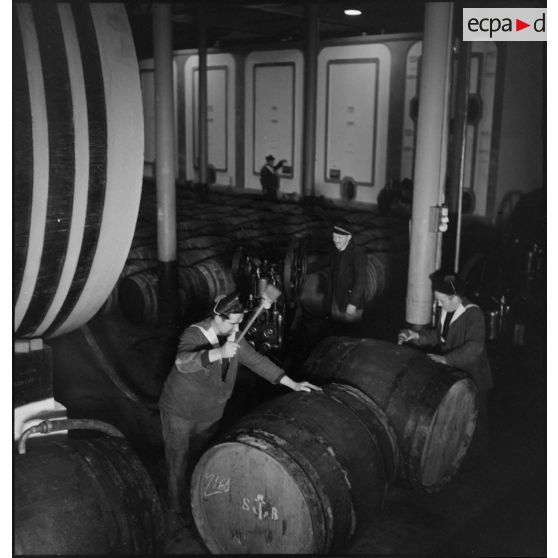 Chais de la Marine nationale à Brest.