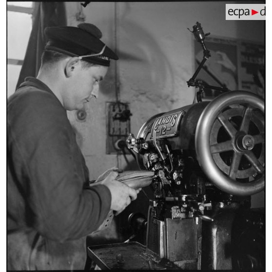 Confection de brodequins destinés aux troupes du corps expéditionnaire français en Scandinavie.
