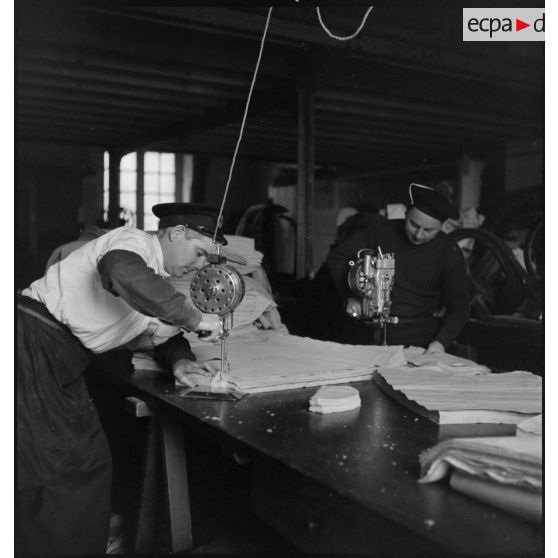 Confection d'uniformes destinés aux troupes du corps expéditionnaire français en Scandinavie.