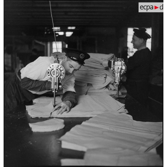 Confection d'uniformes destinés aux troupes du corps expéditionnaire français en Scandinavie.