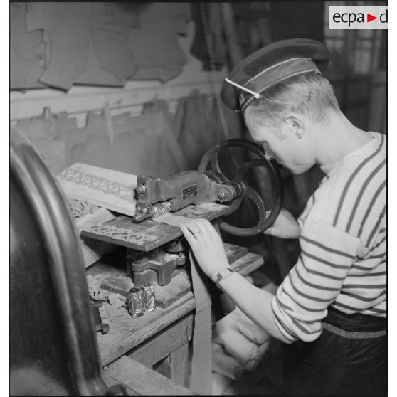 Confection d'uniformes destinés aux troupes du corps expéditionnaire français en Scandinavie.