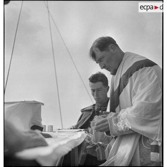 Messe à bord du paquebot transport de troupes le Ville d'Alger.
