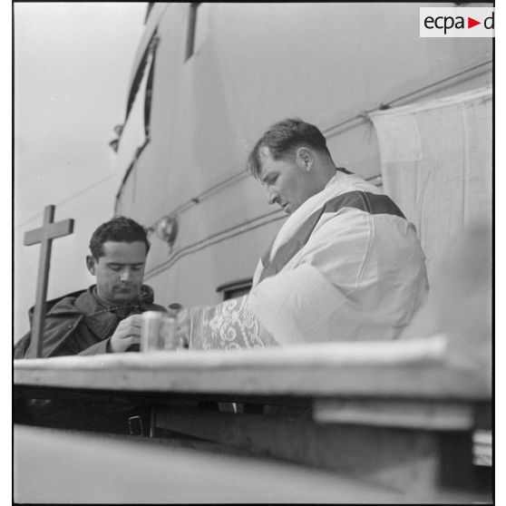 Messe à bord du paquebot transport de troupes le Ville d'Alger.