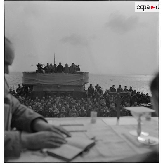 Messe à bord du paquebot transport de troupes le Ville d'Alger.
