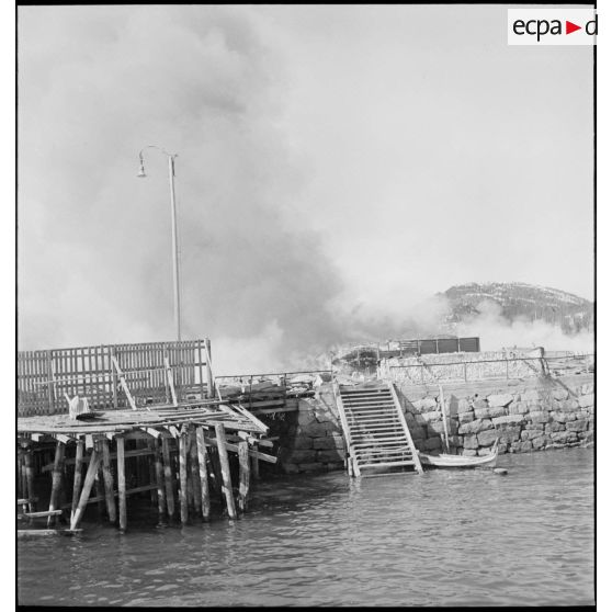 Quai et embarcadère sur le port de Namsos.