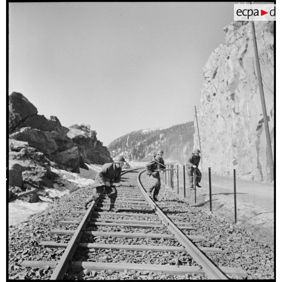 Franchissement d'une voie ferrée.