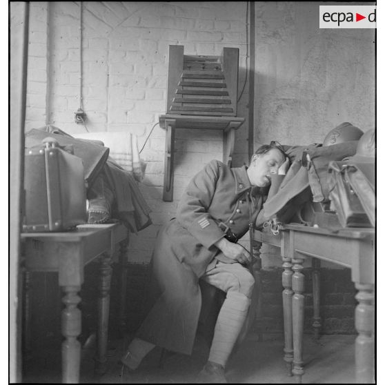 Repos d'un commandant au bastion 32, PC de l'amiral Abrial à Dunkerque.