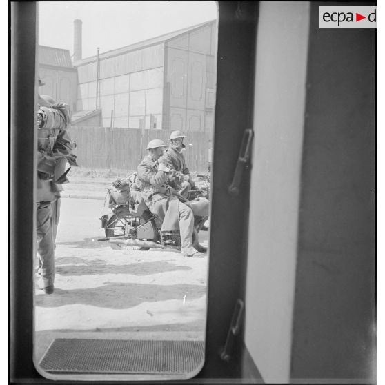 Motocyclistes de la BEF à Dunkerque.