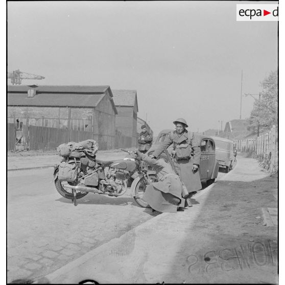 Motocyclistes de la BEF à Dunkerque.