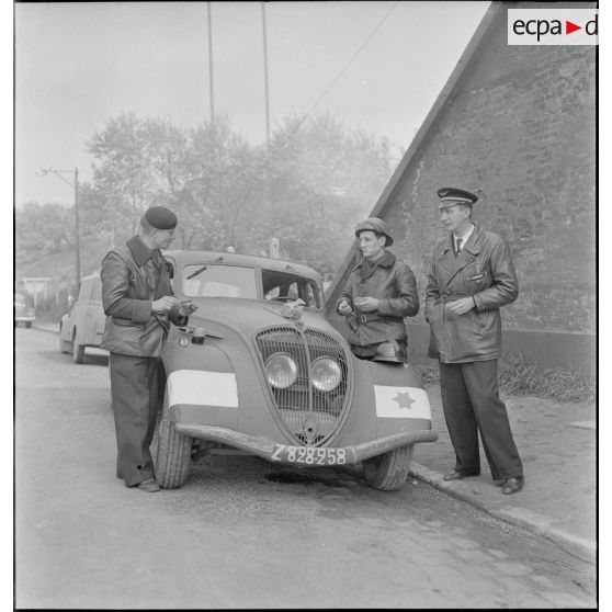 Aviateurs français à Dunkerque.
