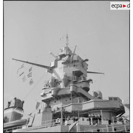 La superstructure (tourelle de commandement) du cuirassé Dunkerque.