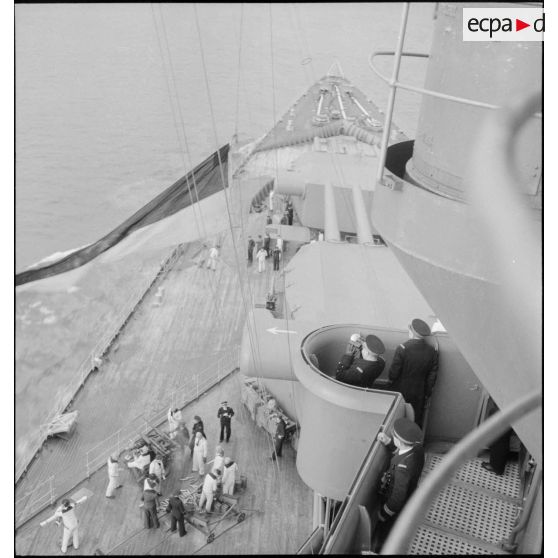 Le pont avant du cuirassé Dunkerque.