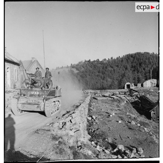 Char léger Stuart M5 A1 du 1er régiment de fusiliers marins (RFM) au lieu-dit des Cabanes-Vieilles.