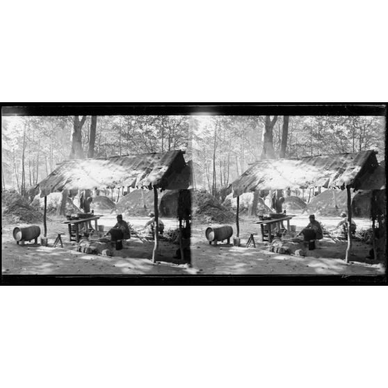 Parc d’Offémont. Cagnas d’infanterie. Salle à manger. [légende d’origine]