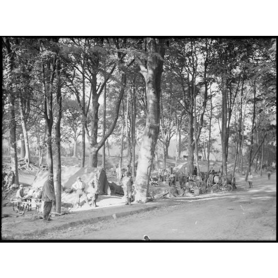 Parc d'Offémont (Oise). Cantonnement du 316e de ligne près de la porte de Soissons. [légende d'origine]
