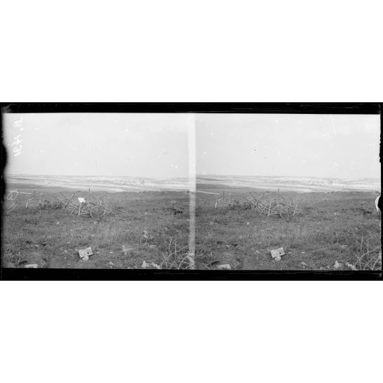 Panorama à raccorder de gauche à droite : région de Beauséjour à la main de Massiges. [légende d’origine]