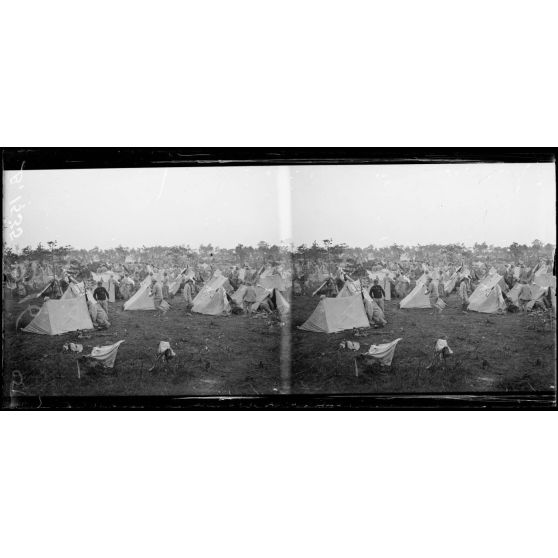 Environs de Somme Bionne. Camp occupé par le 116e d'infanterie qui arrive de prendre Tahure, la butte de Tahure et la Brosse à dent. [légende d'origine]