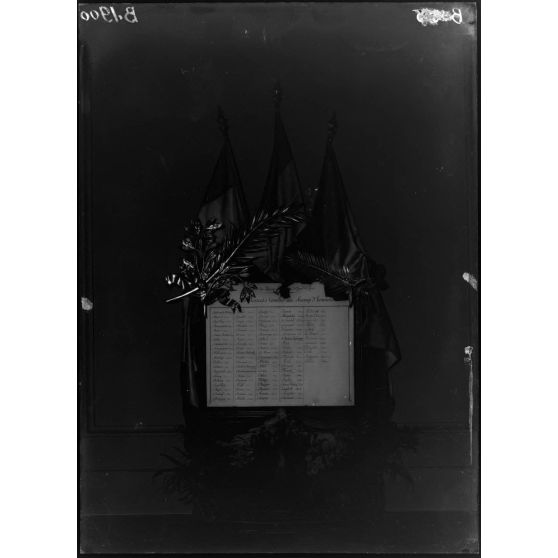 Paris palais de justice, bibliothèque des avocats, avocats morts au champ d’honneur. [légende d’origine]