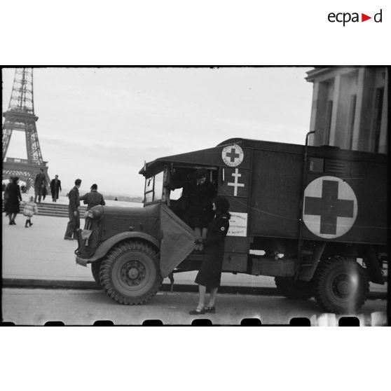 Ambulance offerte par les Britanniques aux Forces françaises libres. [description provisoire]