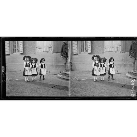 Petites alsaciennes. [légende d’origine]