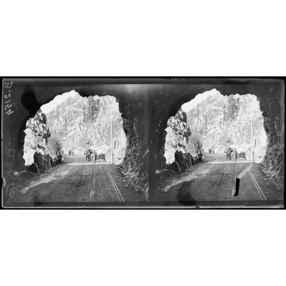 Ravitaillement dans les Vosges. [légende d’origine]